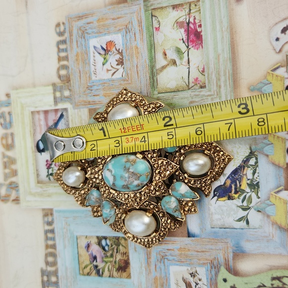 Sarah Coventry 1968 Goldtone Faux Turquoise & Faux Perals Signed On Back - Picture 8 of 8